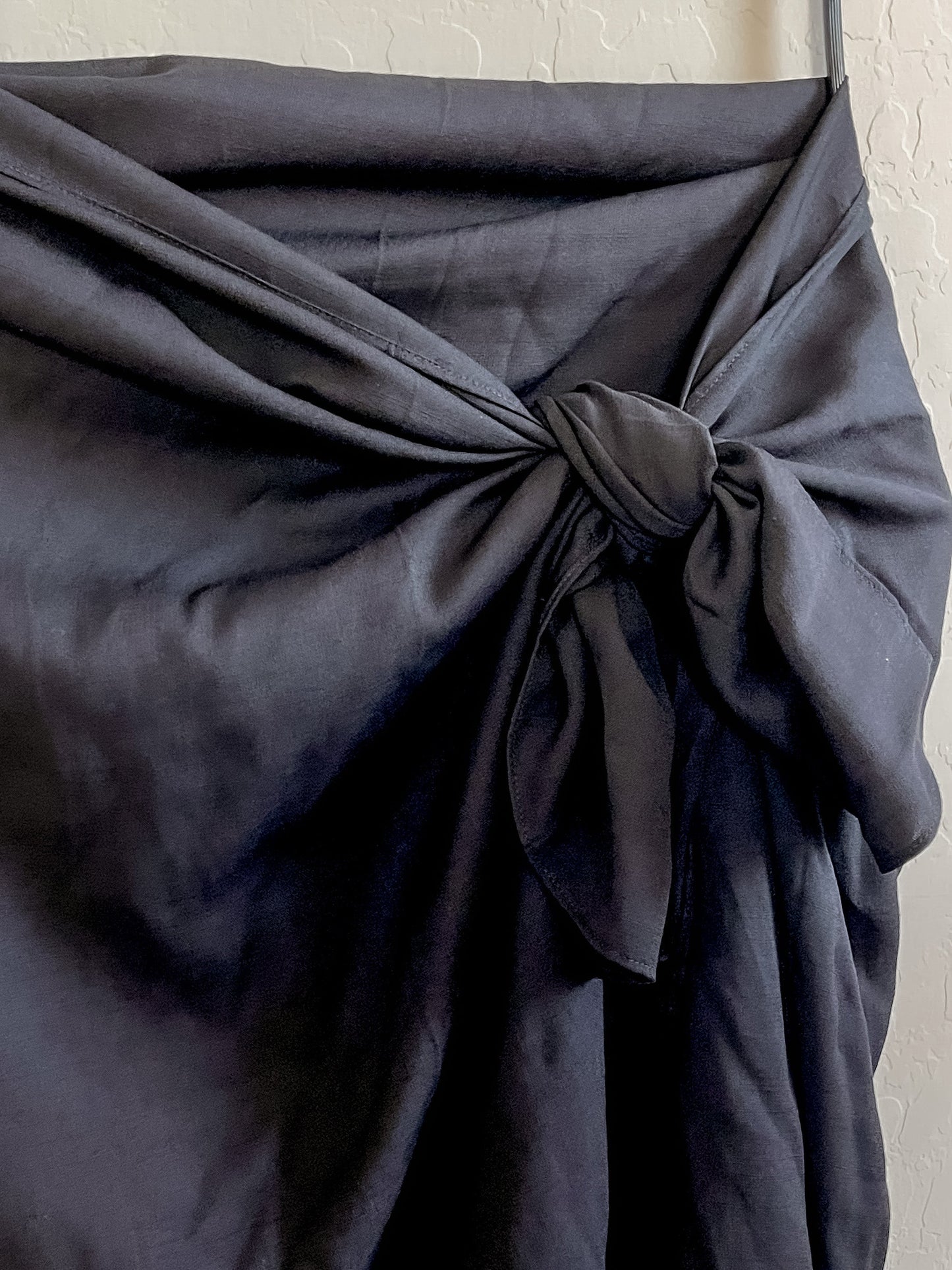 Black Beach Sarong-1